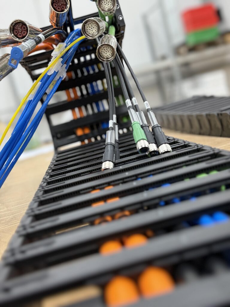 Energieketten in der Kabelkonfektion